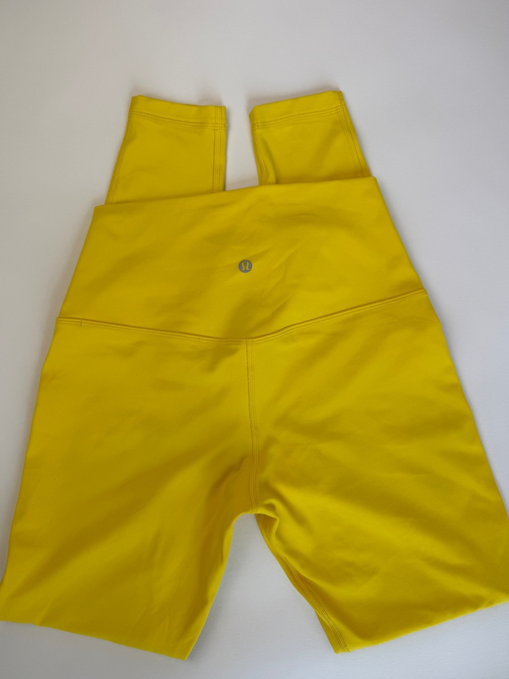 Lululemon Align High-Rise Pant 28"
Utility Yellow size 8